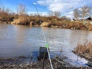 Pescuitul scobarului la feeder pe rauri si ape curgatoare