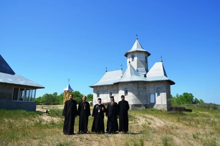 Mănăstirea Buna Vestire: O Bijuterie Ascunsă în Delta Dunării 3 Mănăstirea Buna Vestire: O Bijuterie Ascunsă în Delta Dunării