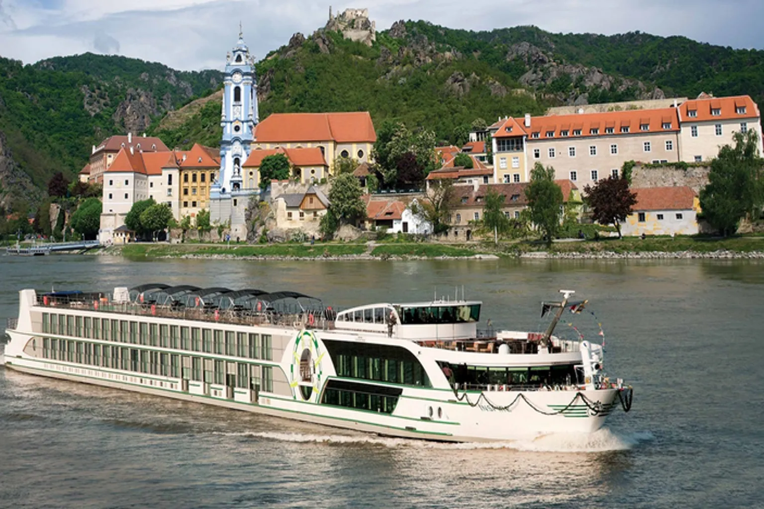Best Danube River Cruises 2025 – All-Inclusive Journeys 11 Tauck Danube Cruise