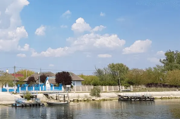 Partizani: O Poveste Vie în Inima Deltei Dunării – Ghid Complet 1 Partizani - Sat din Romania